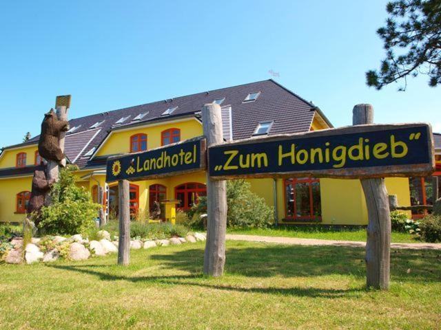 Landhotel zum Honigdieb Ribnitz-Damgarten Buitenkant foto